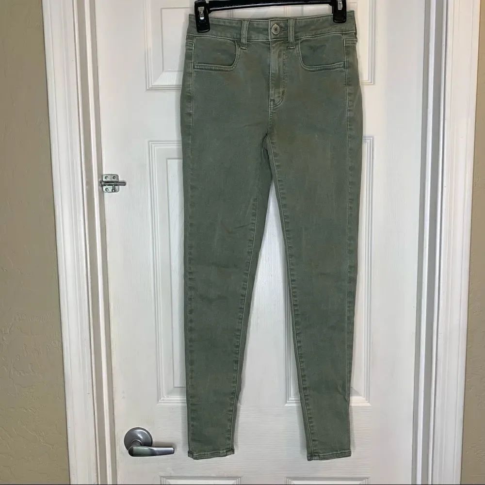 American Eagle Hi-Rise Jeggings Size 2 Pale Green Color